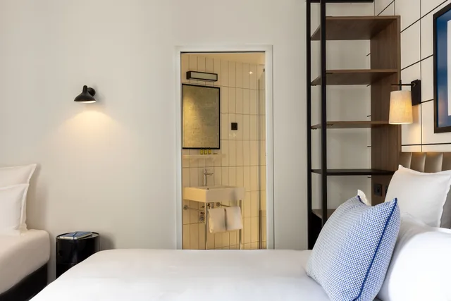 غرفة عائلية بسرير كوين وسرير فردي بغرفتي نوم، Hotel Moderniste 1/6