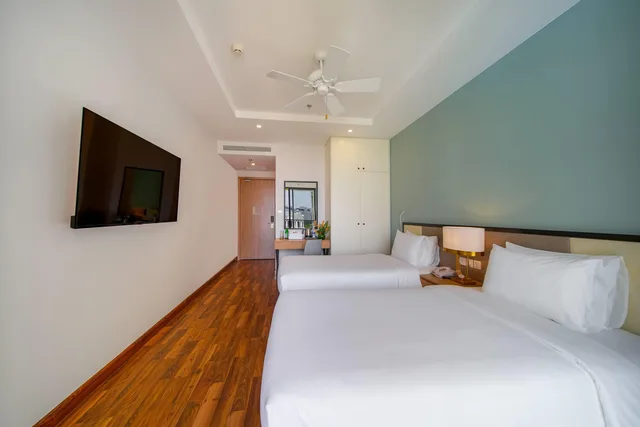 غرفة بسريرين منفصلين بإطلالة على البحر، Wyndham Garden Grandworld Phu Quoc 3/7