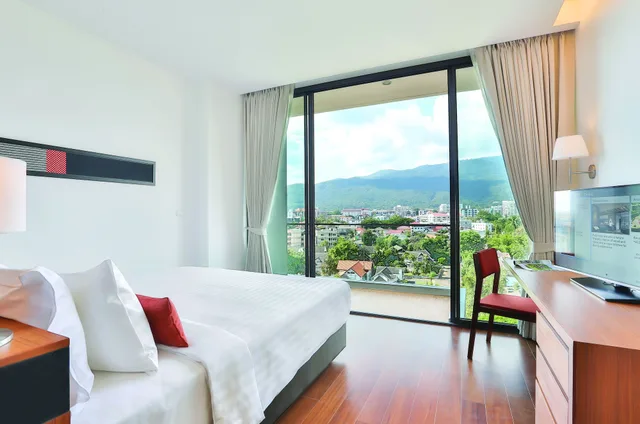 غرفة ديلوكس بسرير مزدوج بإطلالة على الجبل بحوض استحمام، Eastin Tan Hotel Chiang Mai 1/4