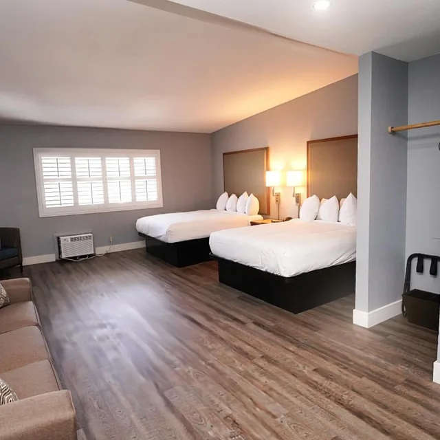 غرفة أساسية ثلاثية، Seaside Inn & Suites 1/10