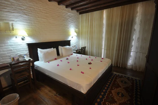 1 Bedroom, Economy, Double Bed, El Vino Hotel Suites 1/2