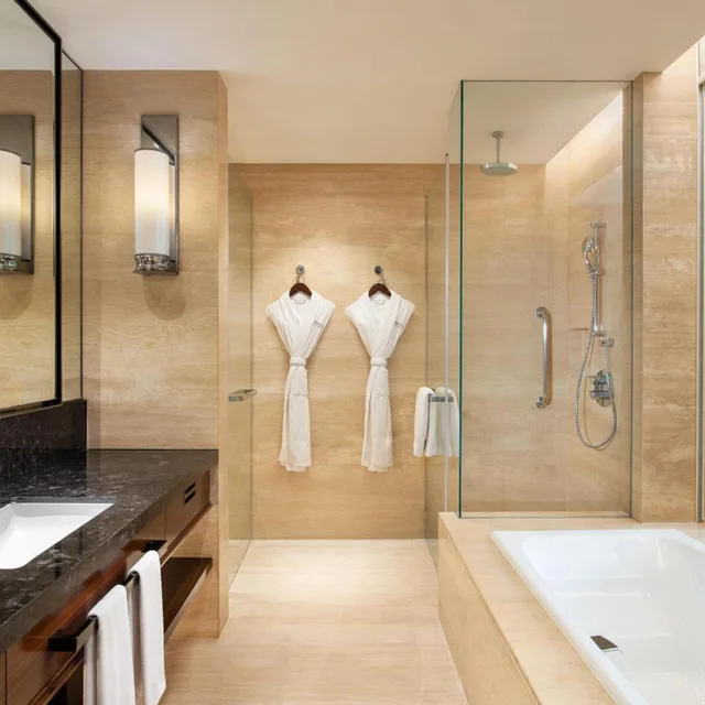 Deluxe, King Bed, Skyline View، THE WESTIN JAKARTA 3/3