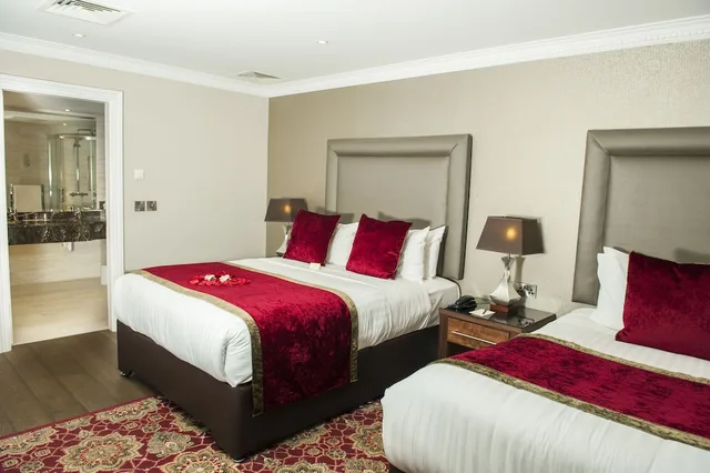 غرفة تنفيذية بسريرين منفصلين، International Hotel Killarney 1/5