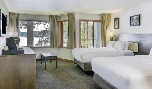Room, 2 Queen Beds, Lake Side، Lake Quinault Lodge 2/5