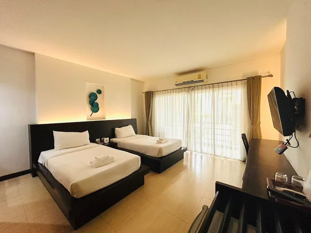 Superior, Twin Beds, The O Valley Hotel 2/6