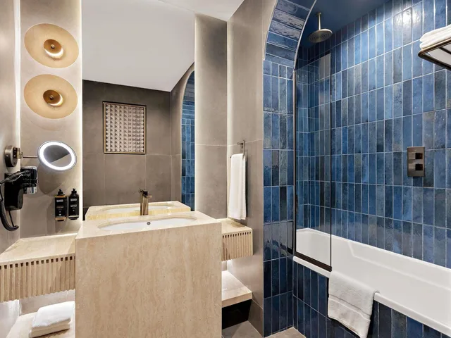 جناح بريفيليج، MERCURE ABU DHABI DOWNTOWN 8/8