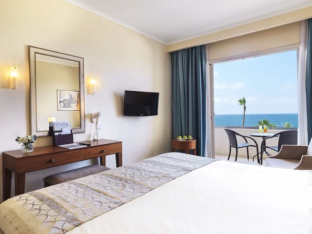 غرفة ديلوكس بسرير مزدوج بإطلالة على البحر، Alexander the Great Beach Hotel 3/7