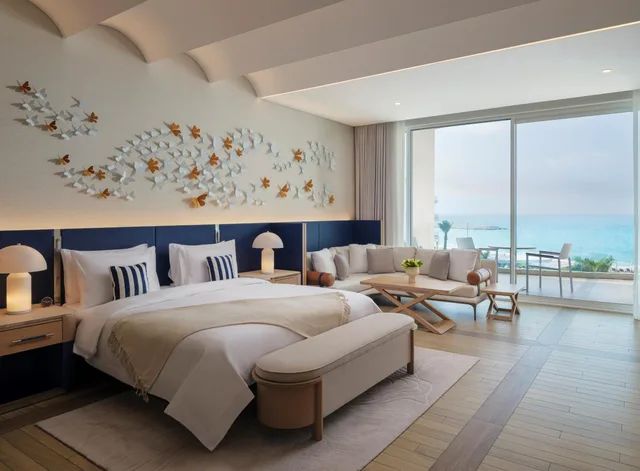 جناح بسريرين كينج بإطلالة على البحر بشرفة بغرفتي نوم، The St. Regis Al Mouj Muscat Resort 1/5