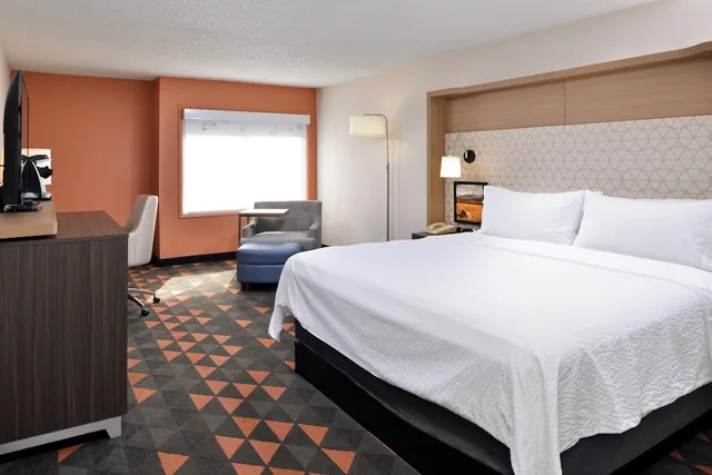 جناح بسرير كينج بغرفة نوم واحدة، Holiday Inn Great Falls 1/2