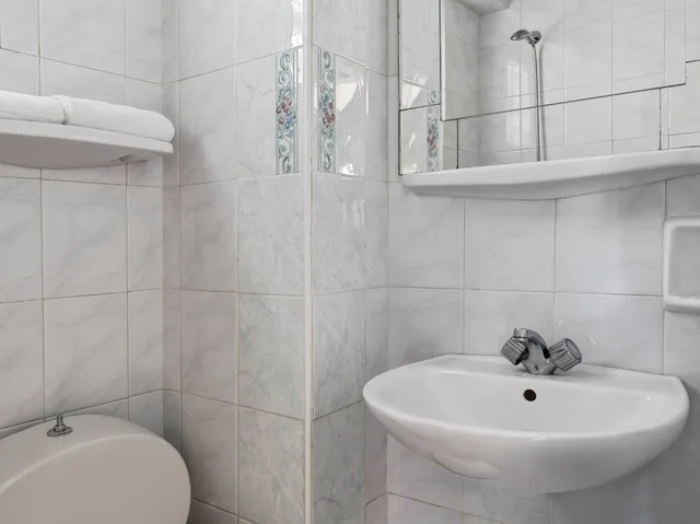 غرفة ثلاثية بسرير مزدوج وسرير فردي، Pearl Hotel 7/8