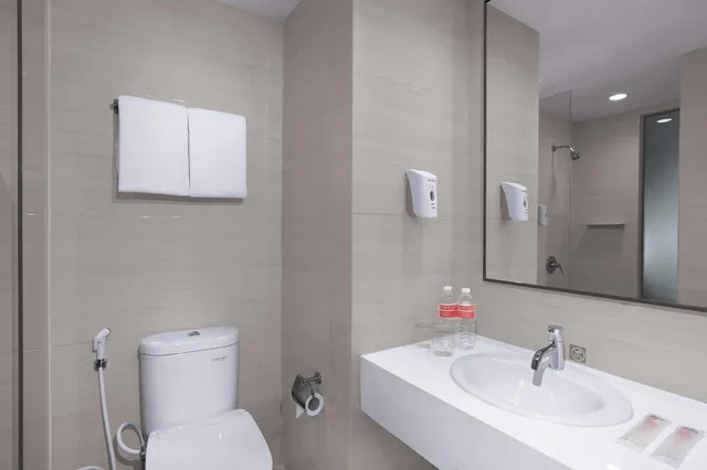 غرفة قياسية بسريرين منفصلين، Favehotel Sorong 5/6