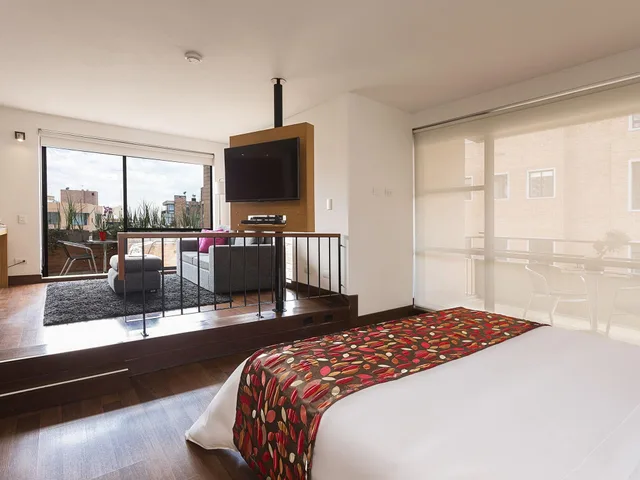 غرفة فاخرة، Hotel bh La Quinta 1/3