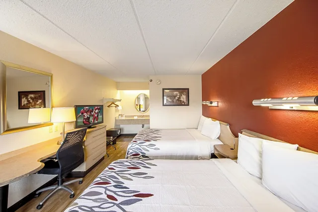 غرفة قياسية بسريرين مزدوجين، Red Roof Inn Johnson City 2/8