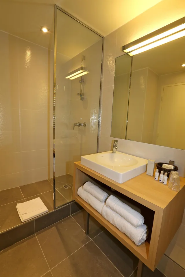 غرفة سوبيريور بسرير مزدوج وسرير فردي، Kyriad Paris 18 - Porte De Clignancourt - Montmartre 9/10