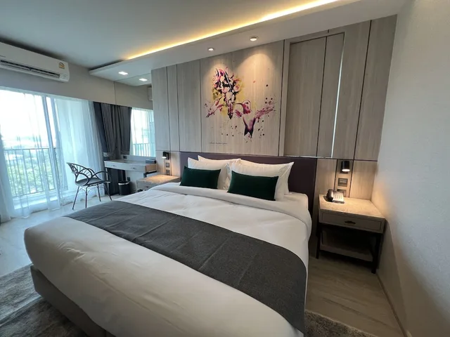 2 Bedrooms, Family, King and Twin Beds, ARNI Skye Hotel 3/4