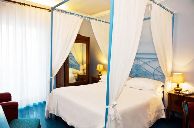 غرفة ديلوكس بسرير كينج بإطلالة على البحر بشرفة، Hotel Palladio 5/10