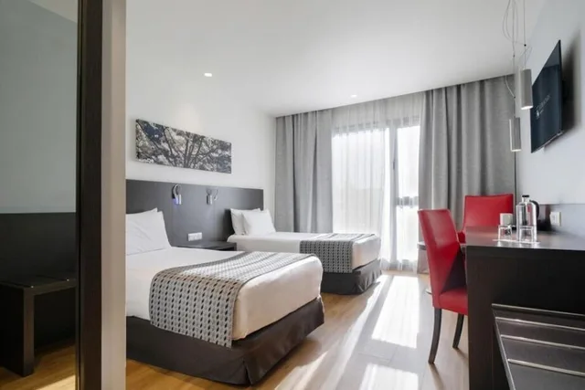 Room, Single, Twin Beds, Eurostars Arenas de Pinto 5/10