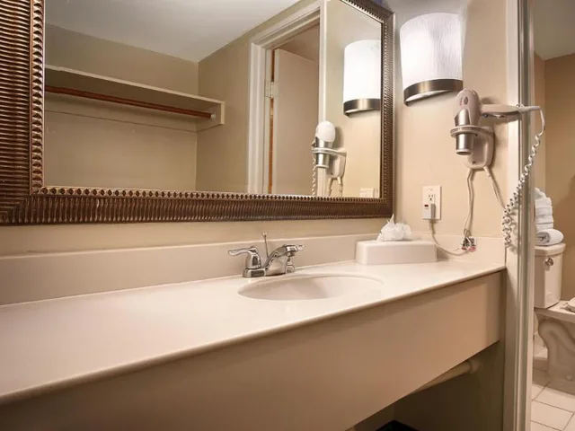 غرفة بسرير كينج، Beachside Inn 2/2