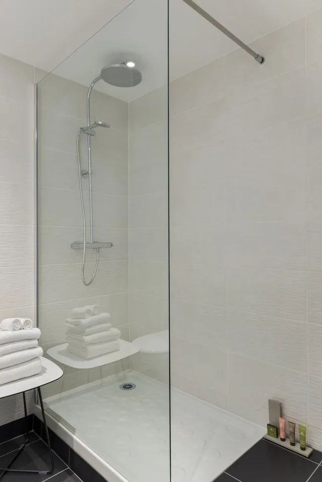 غرفة قياسية بسرير كينج، Holiday Inn Calais - Coquelles 6/8
