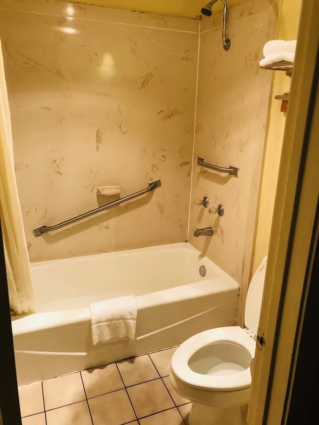 غرفة بسرير كينج، Americas Best Value Inn Suites 3/4