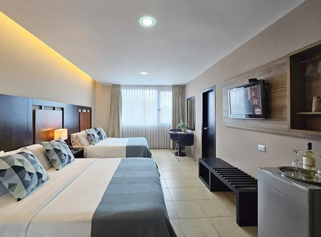 غرفة بسريرين كوين بإطلالة على المدينة، Hotel Perla Spondylus 1/7