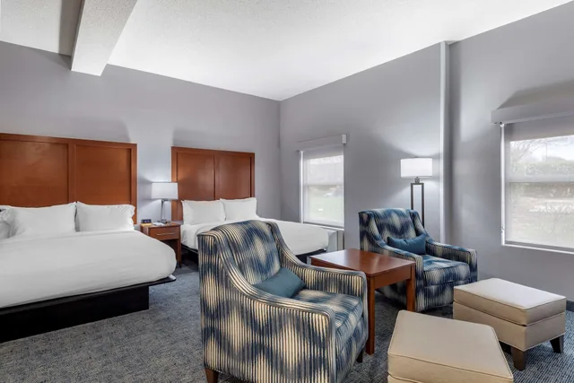 جناح بسريرين كوين مع أريكة، Comfort Suites near Birkdale Village Huntersville 1/10