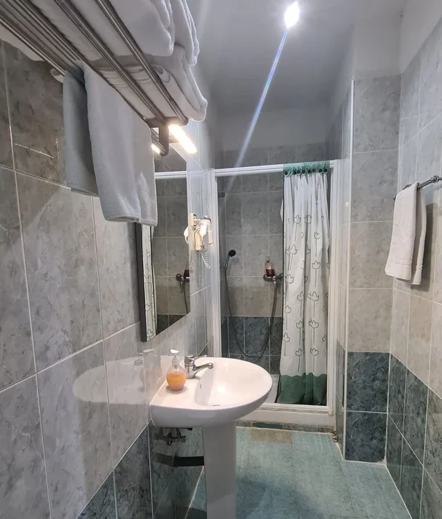 غرفة بسرير مزدوج بحمام خاص، Hostal Miami 3/3