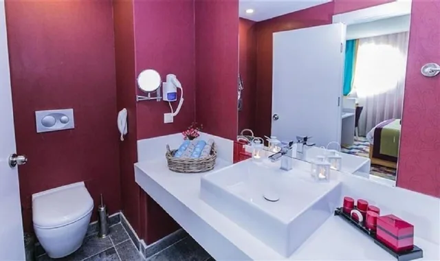 غرفة قياسية ثلاثية بسرير كينج وسرير فردي، Mayi Hotel 4/4
