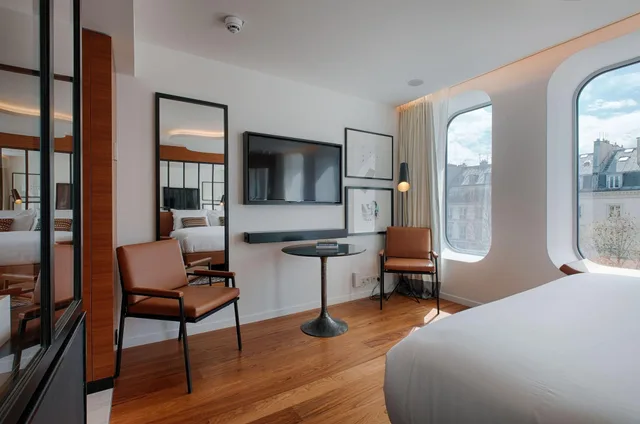 غرفة عائلية بسرير كوين، Renaissance Paris Republique Hotel 2/6