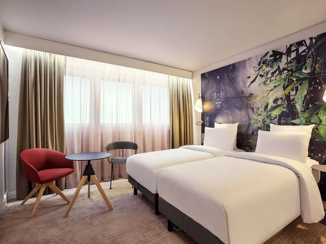 غرفة كلاسيكية بسريرين منفصلين بحوض استحمام، Mercure Paris La Defense 3/8