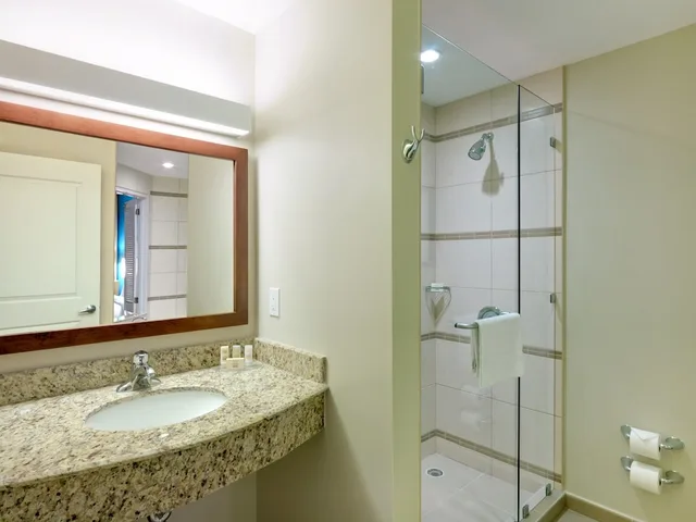 جناح تنفيذي بشرفة بغرفة نوم واحدة، Courtyard by Marriott Bridgetown 2/2