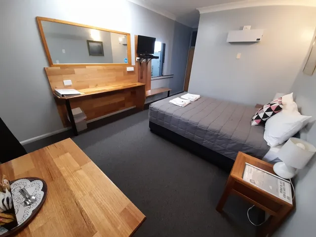 غرفة بزنس بسرير كوين، CIVIC MOTEL GRAFTON 2/2