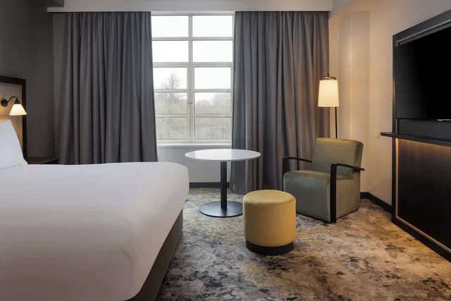 غرفة ديلوكس عائلية بسريرين مزدوجين، Hilton Cardiff Hotel 5/7
