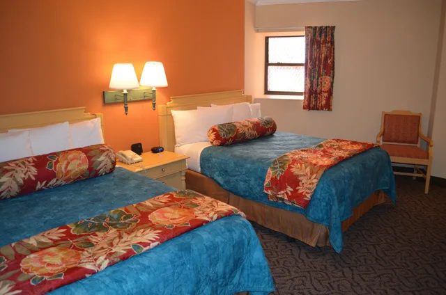 جناح بسريرين مزدوجين وسرير كوين وسريرين مزدوجين بغرفة نوم واحدة، Sun Viking Lodge 1/2