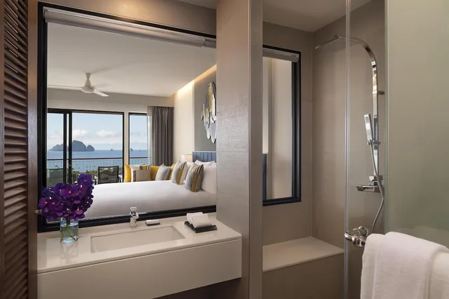 Avani, Superior, King Bed, Sea View، Avani Ao Nang Cliff Krabi Resort 3/6