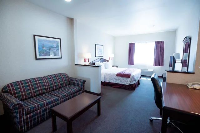 Portland Suites Airport East، غريشام 11/25
