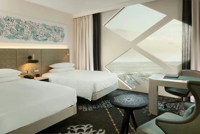 Deluxe, Twin Beds, Airport View، Hilton Amsterdam Airport Schiphol 1/2