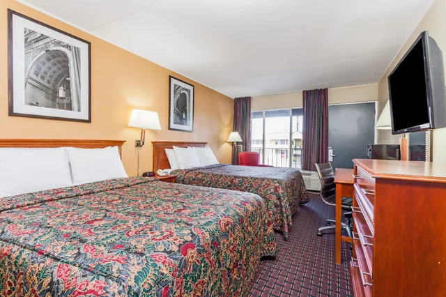 غرفة بسريرين مزدوجين لذوي الإعاقة، Days Inn By Wyndham Seymour 1/8
