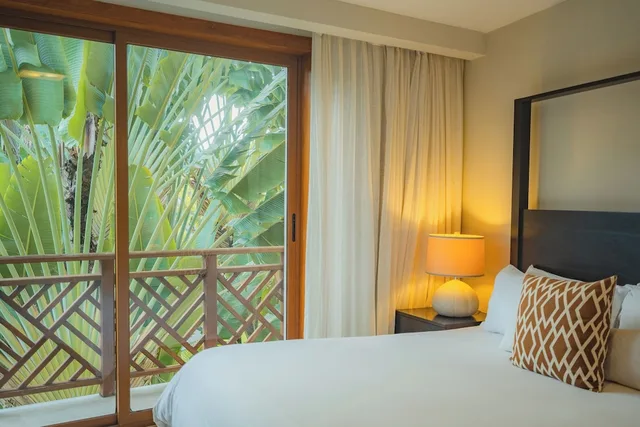 1 Bedroom, Suite, Mountain View, Kitchenette, The Bannister Hotel and Yacht Club 2/6