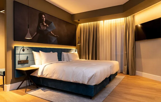 غرفة بريميوم بإطلالة على المدينة بشرفة، Radisson Blu Aurum Hotel Brasov 10/10