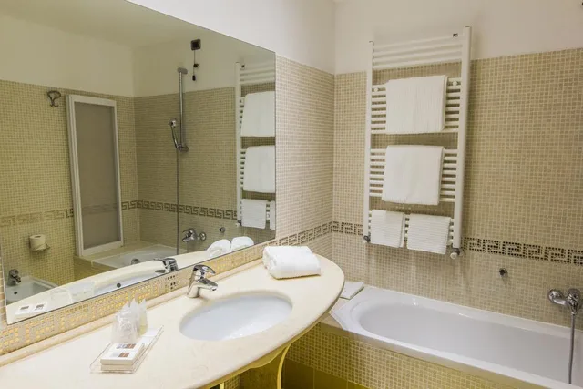 غرفة قياسية مفردة بسرير مزدوج، Country Hotel Castelbarco 1/2