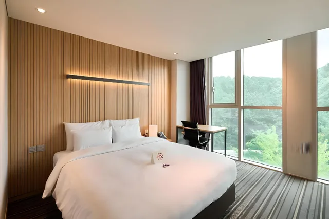 Residence, Double Bed, Hotel Square Ansan 2/2