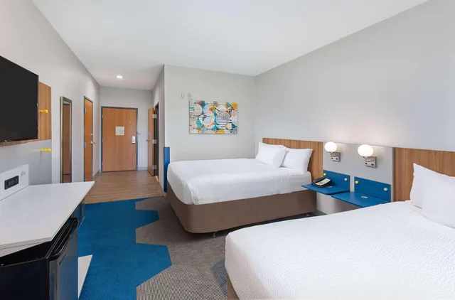 غرفة بسريرين كوين لذوي الإعاقة، Microtel Inn Suites By Wyndham Opelika 3/4