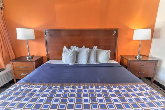 غرفة قياسية بسرير كينج، White Marlin Inn 5/8