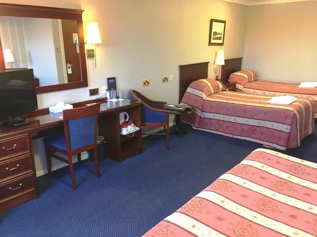غرفة عائلية بثلاثة أسرّة، Ben Nevis Hotel And Leisure Club 3/9