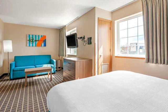 جناح بغرفة نوم واحدة مع أريكة، MainStay Suites Dubuque at Hwy 20 3/10