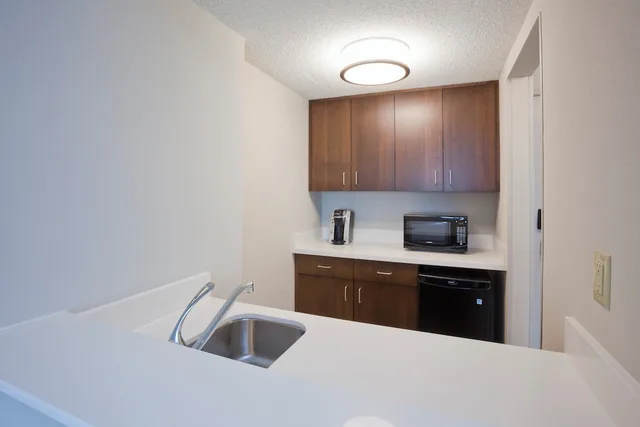 جناح بسرير كينج لذوي الإعاقة، Holiday Inn Express Roseville-St. Paul 2/3