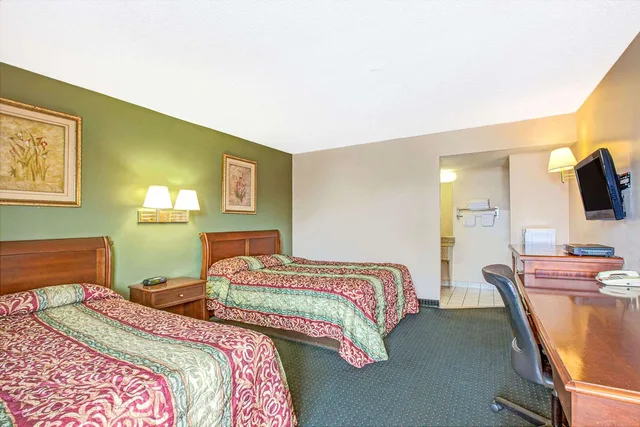 غرفة بسريرين كوين للمدخنين، Knights Inn South Hackensack 3/5