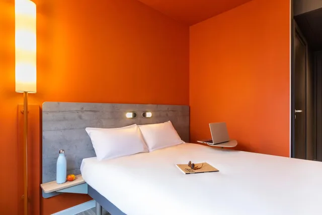 Room, Double Bed, ibis budget Strasbourg Centre Republique 3/6