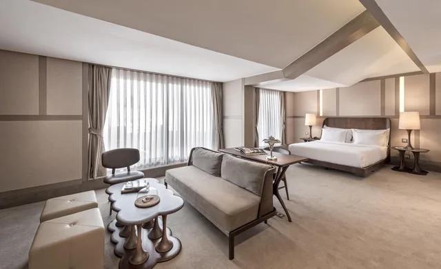 جناح جونيور بسرير كينج بشرفة، The Stay Nisantasi 2/5